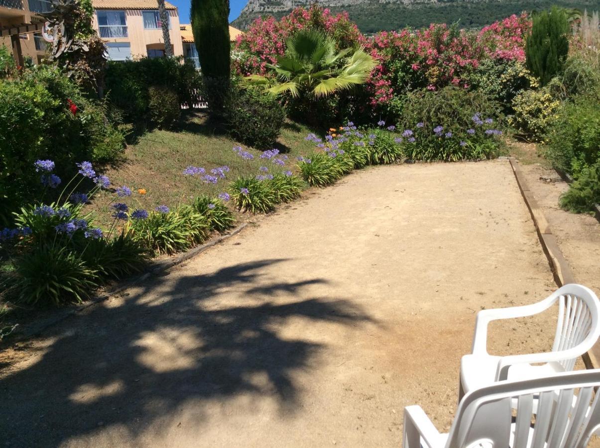 Au Calme Dans Hameau Fleuri Joli Studio 3 Pers Piscine Parking Wi-Fi Vence Exterior foto